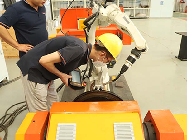 機(jī)器人焊接設(shè)備編程確定運(yùn)動軌跡 機(jī)器人焊接設(shè)備編程確定運(yùn)動軌跡